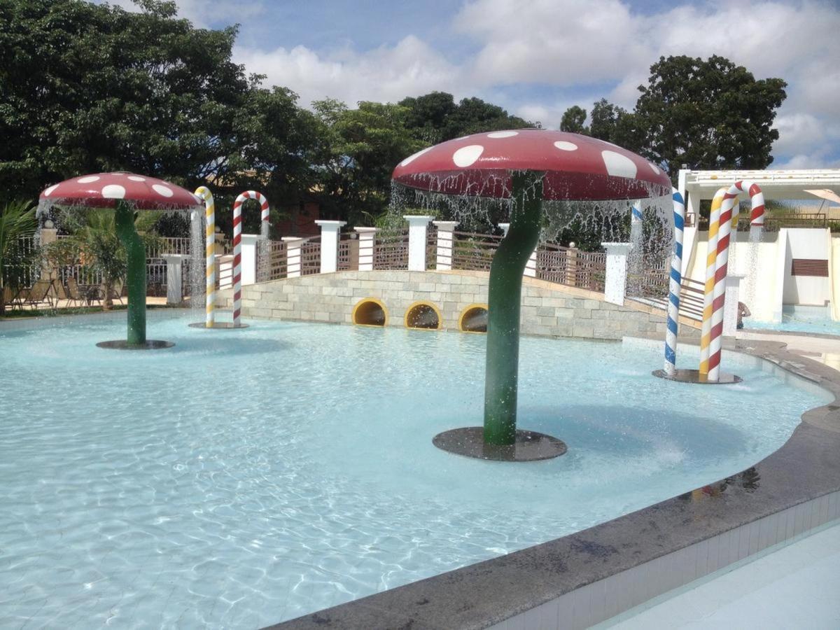 Lacqua Diroma V: Waterpark-Adjacent Apartment Caldas Novas Exterior photo
