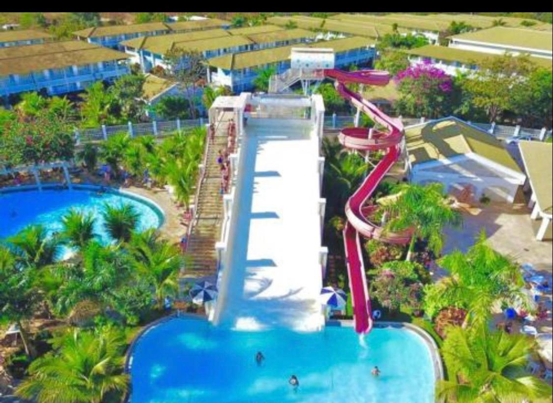 Lacqua Diroma V: Waterpark-Adjacent Apartment Caldas Novas Exterior photo